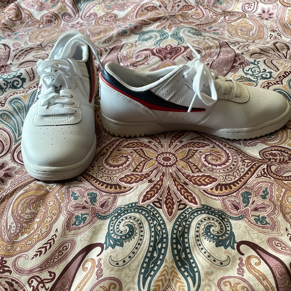 White Fila sneakers worn once